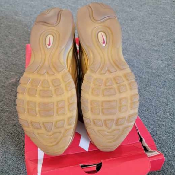 NIKE AIR MAX 97 GOLD RARE FIND SIZE 10.5 - Picture 4 of 9